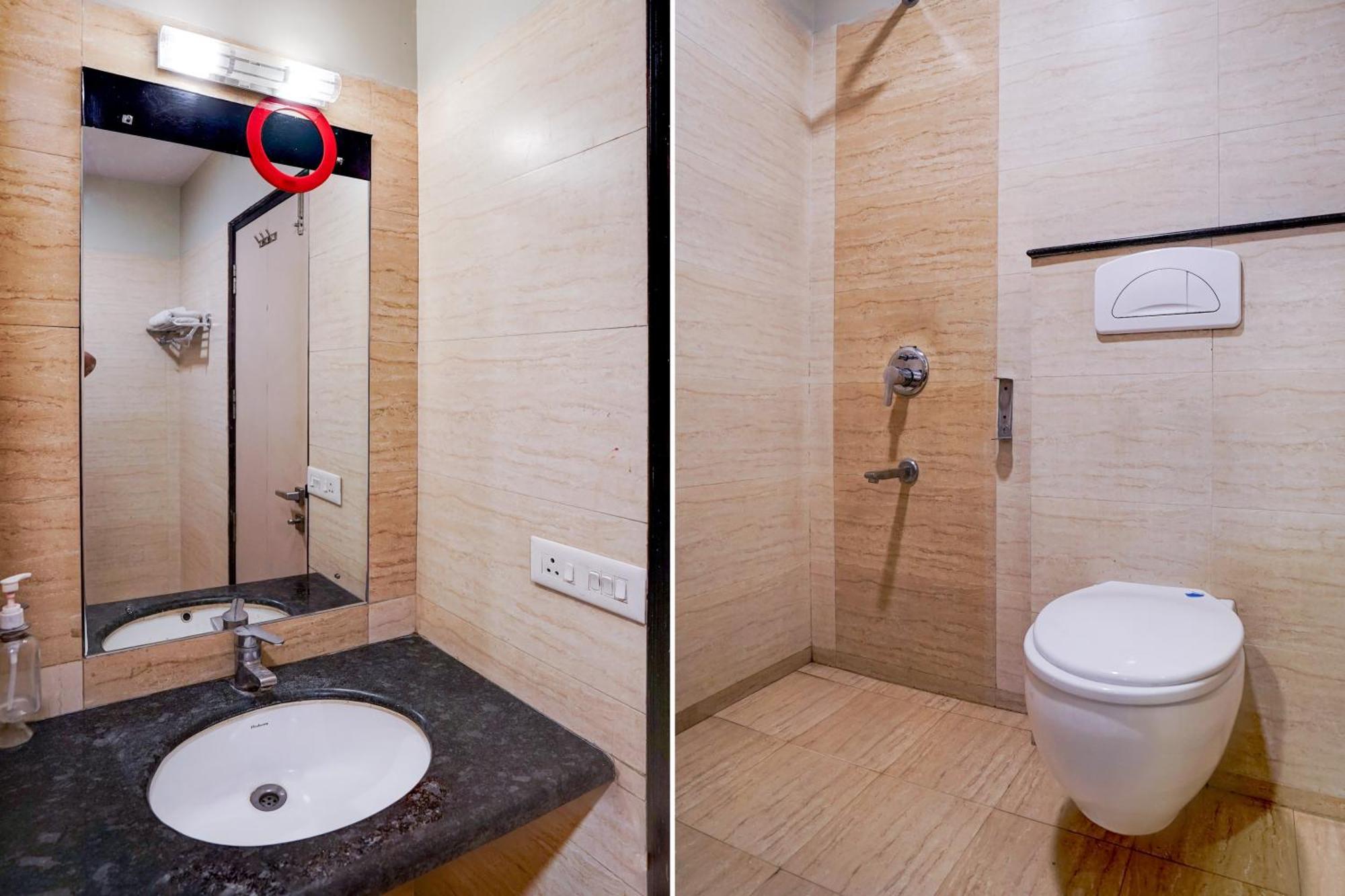 Hotel Super Townhouse Bani Park Formerly Aroma Residency 4*