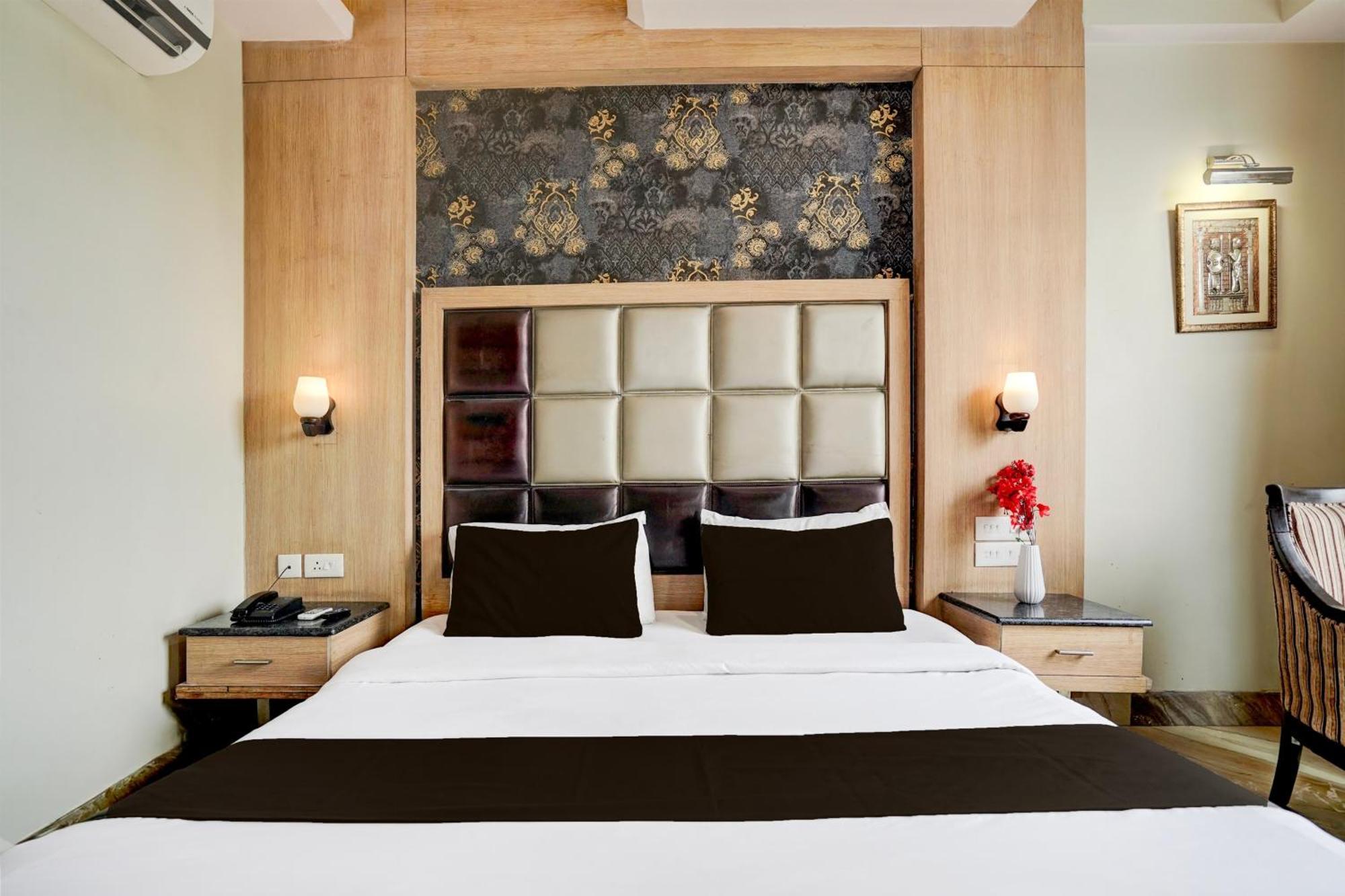 Super Townhouse Bani Park Formerly Aroma Residency Hotel 4*