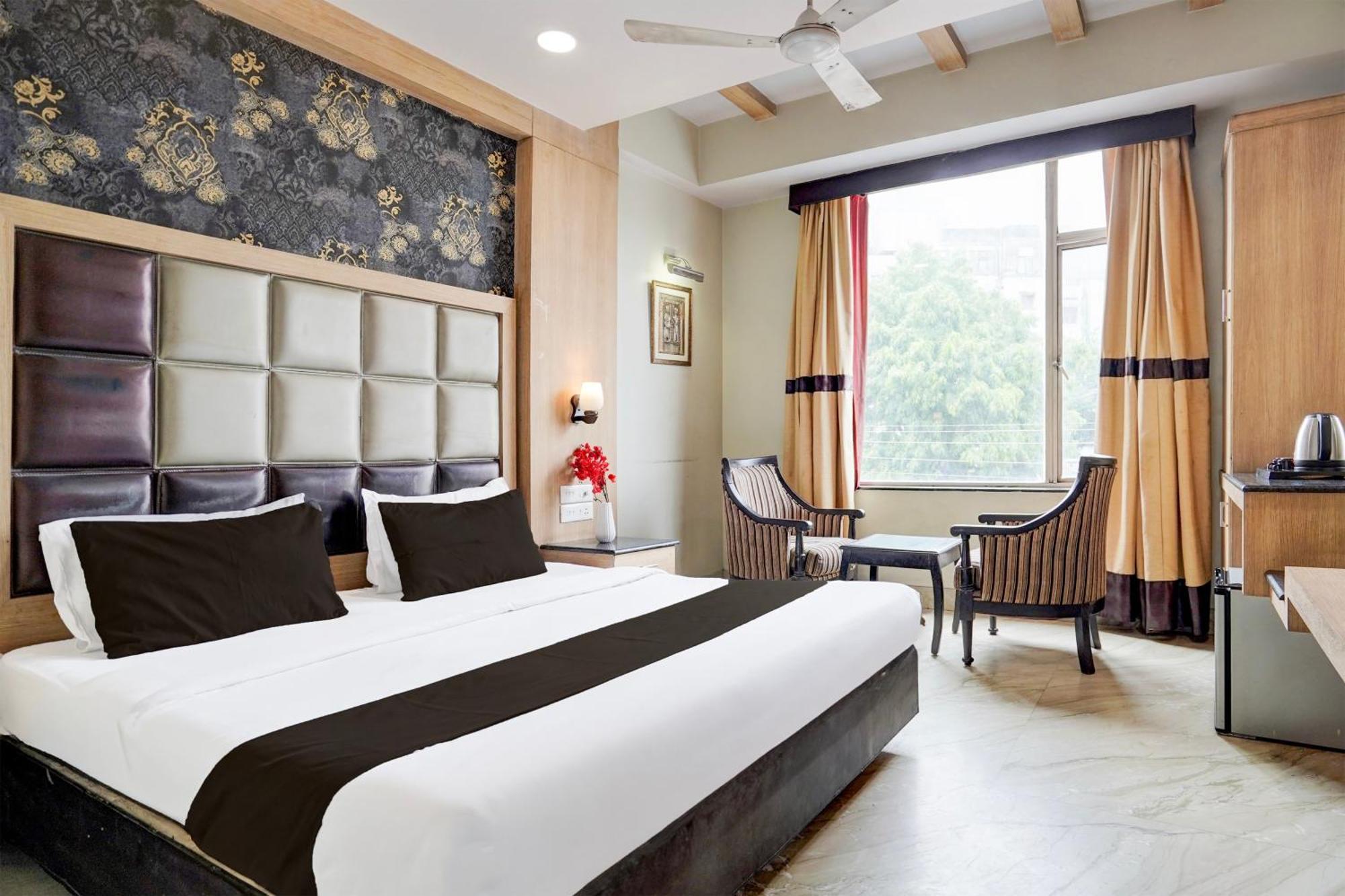 Super Townhouse Bani Park Formerly Aroma Residency Hotel