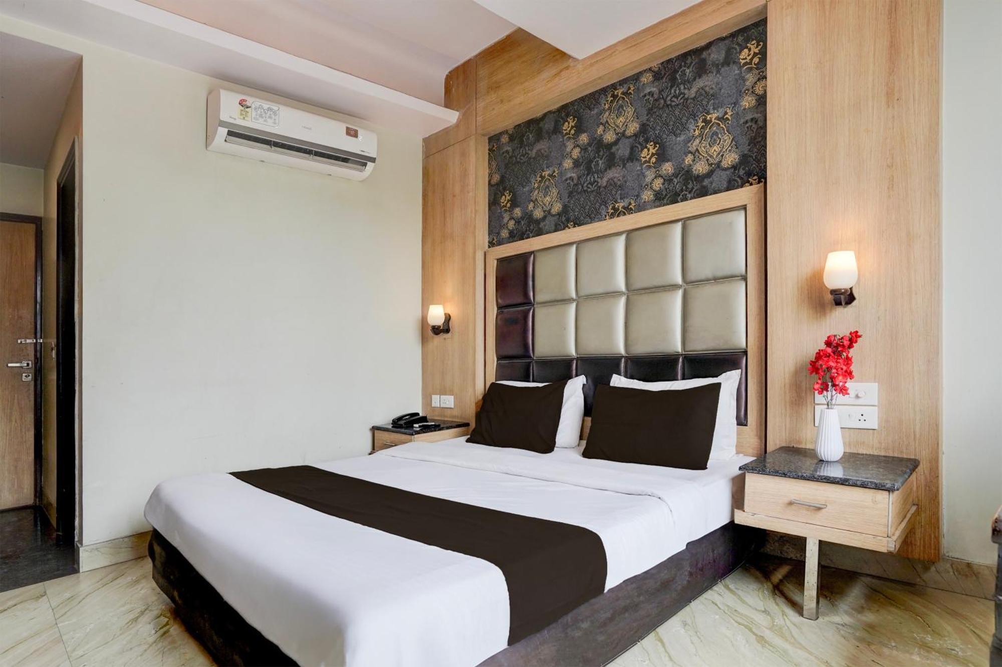 Super Townhouse Bani Park Formerly Aroma Residency 4*