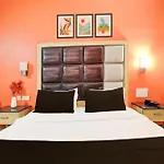 Super Townhouse Bani Park Formerly Aroma Residency